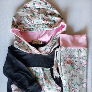 Super Cute 3-6 month Baby Girl Outfit